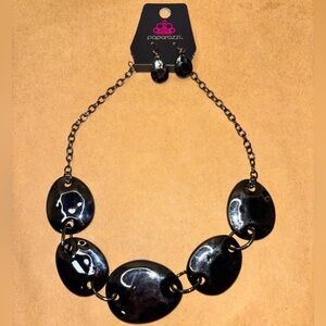 Paparazzi Glossy Black Necklace Set